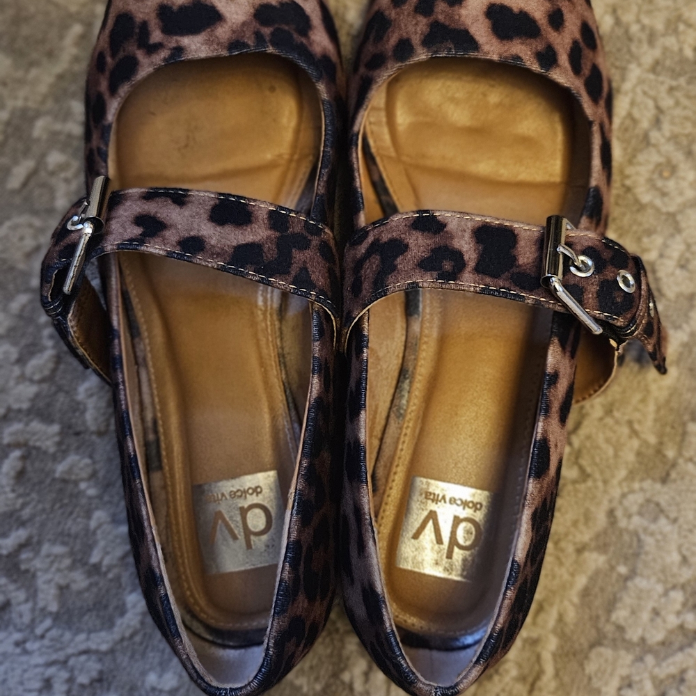 Dolce Vita Leopard Print Flats - Picture 6 of 8